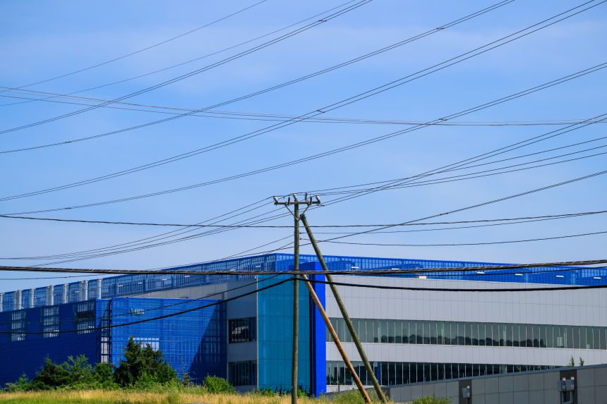Electrical wires droop near a data center during high temperatures in Ashburn, Virginia, on June 23.