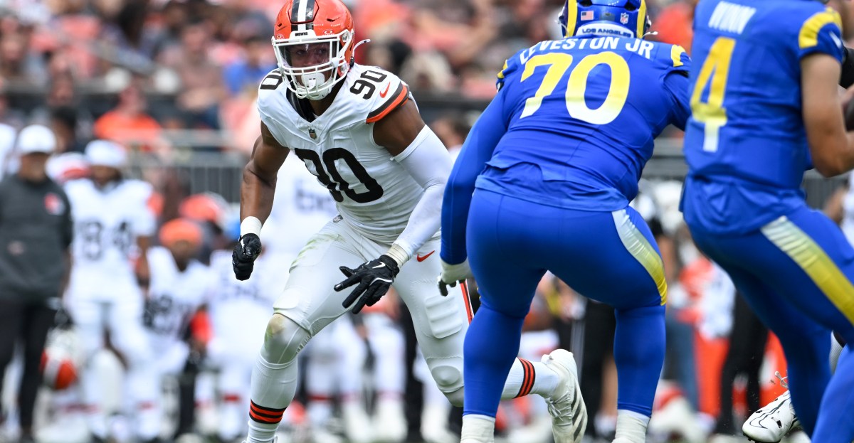 NFL Trade Deadline Tracker: Bears land Joe Tryon-Shoyinka from the Browns