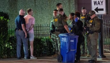 Border Patrol agent testifies sandwich thrown at him "exploded all over," left mustard stains