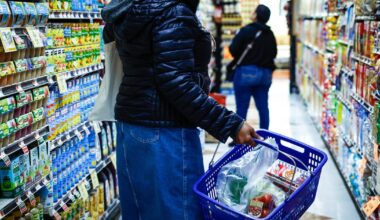 You're living in a "K-shaped" economy. Here's how that affects you.