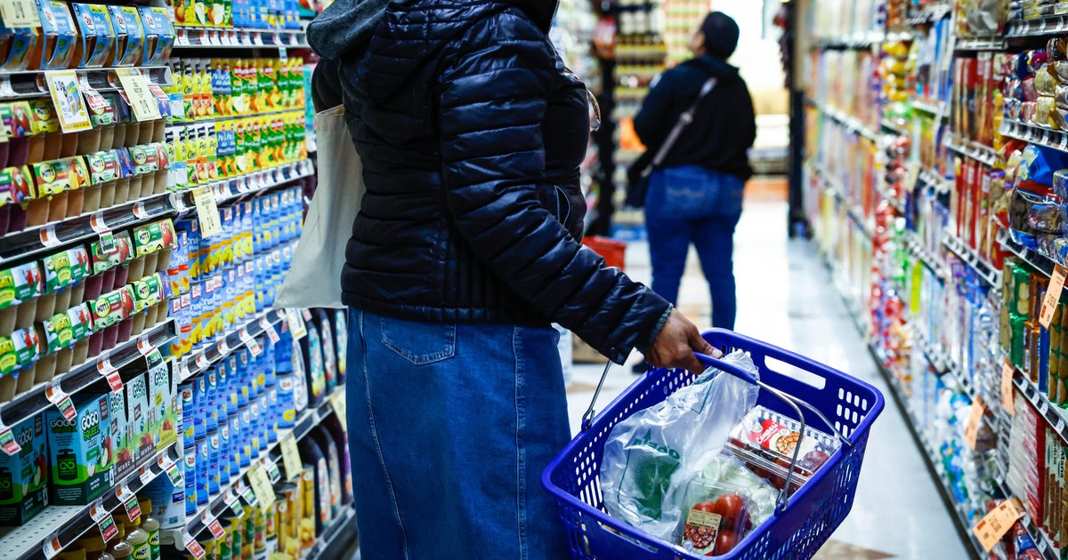 You're living in a "K-shaped" economy. Here's how that affects you.