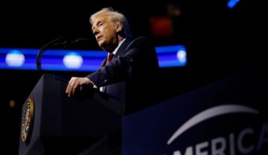 In Miami speech, Trump calls on GOP to tout his economic achievements. But he’s often changing the subject.