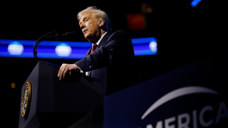 In Miami speech, Trump calls on GOP to tout his economic achievements. But he’s often changing the subject.