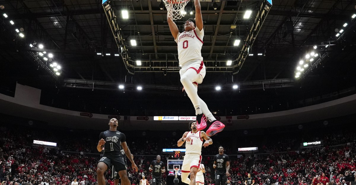 Louisville outslugs Cincinnati, 74-64 | Card Chronicle