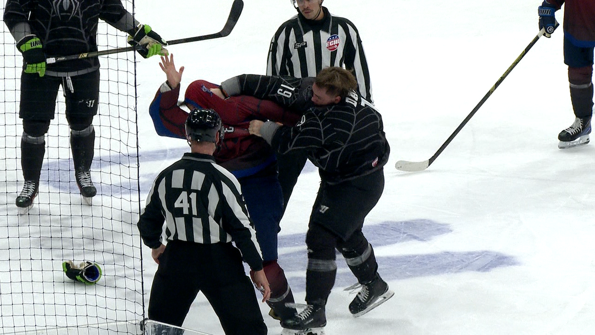 Simpson shines in net, as Ghost Pirates Edge Jacksonville 2–1