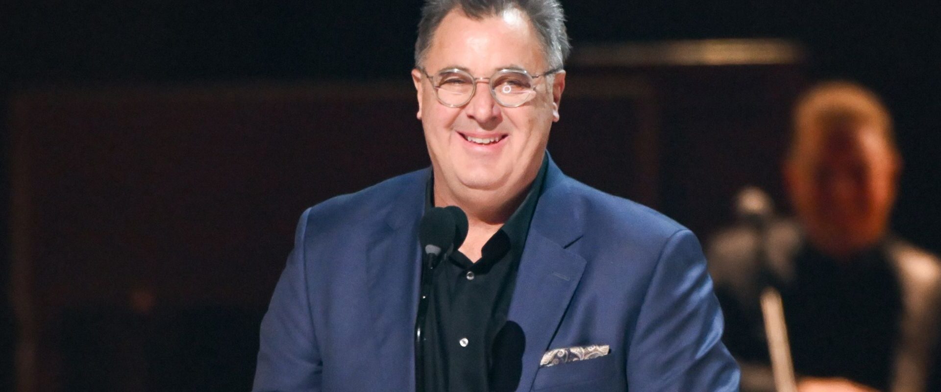 Vince Gill making acceptance speech