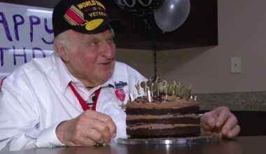 Chicago WWII veteran celebrates 100th birthday after beating cancer again