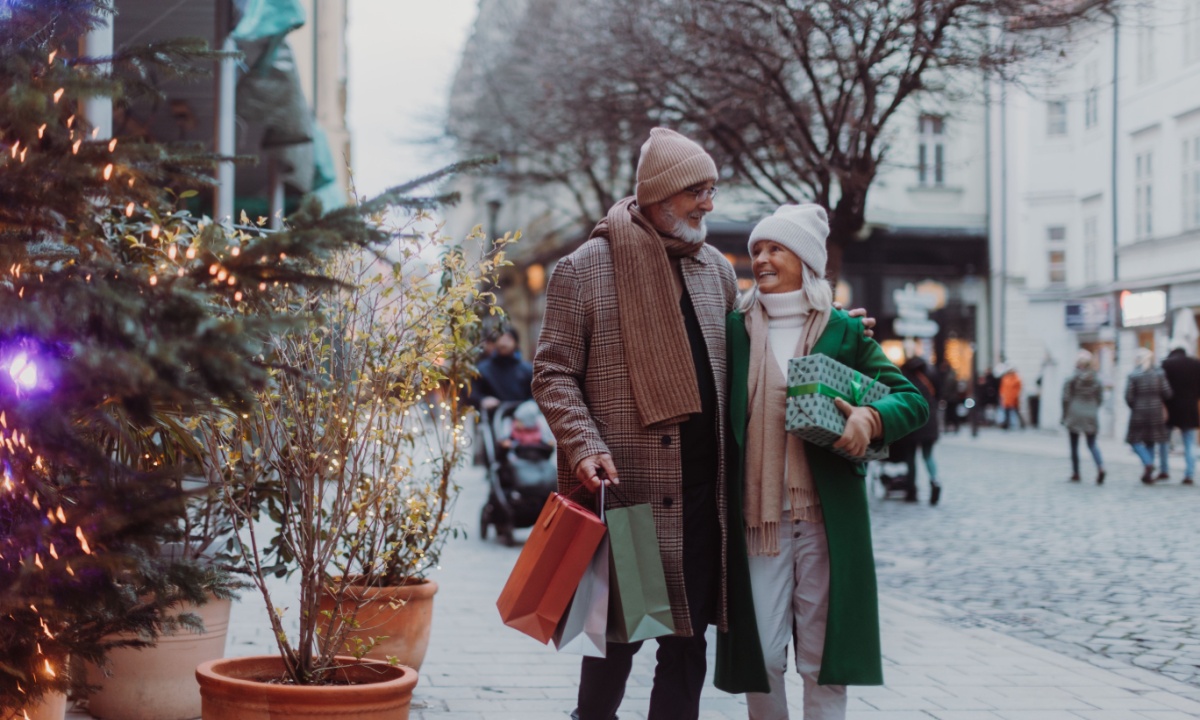 Americans to Spend Less This Holiday Season