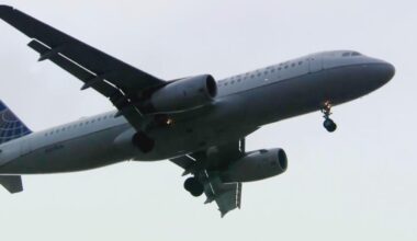 Traveling for the holidays? Here's how to track and get the best prices on flights