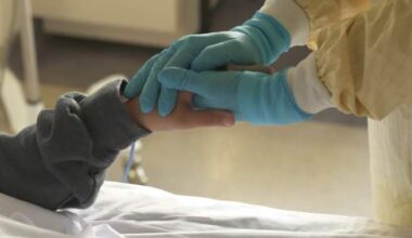 Alberta unveils plan to improve health-care, critics not impressed