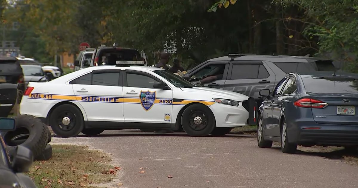 Man found dead in car in Jacksonville’s Edgewood neighborhood, foul play suspected – Action News Jax