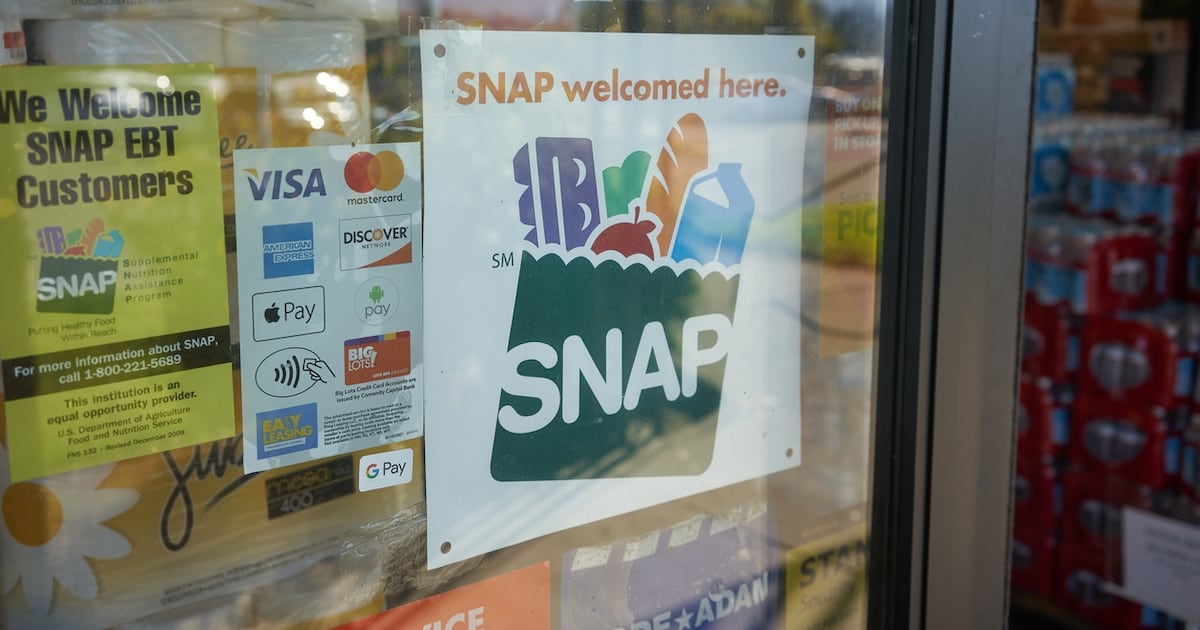 Jacksonville restaurant feeds families struggling during SNAP benefit pause – Action News Jax