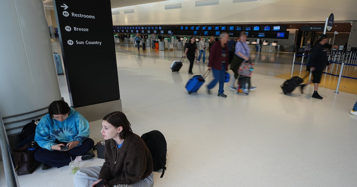 Jacksonville travelers worried as federal leaders warn of Thanksgiving airport slowdown – Action News Jax