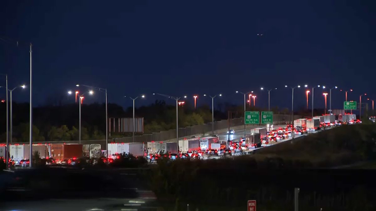 Part of Interstate 290 shut down after fatal crash near Elmhurst – NBC Chicago