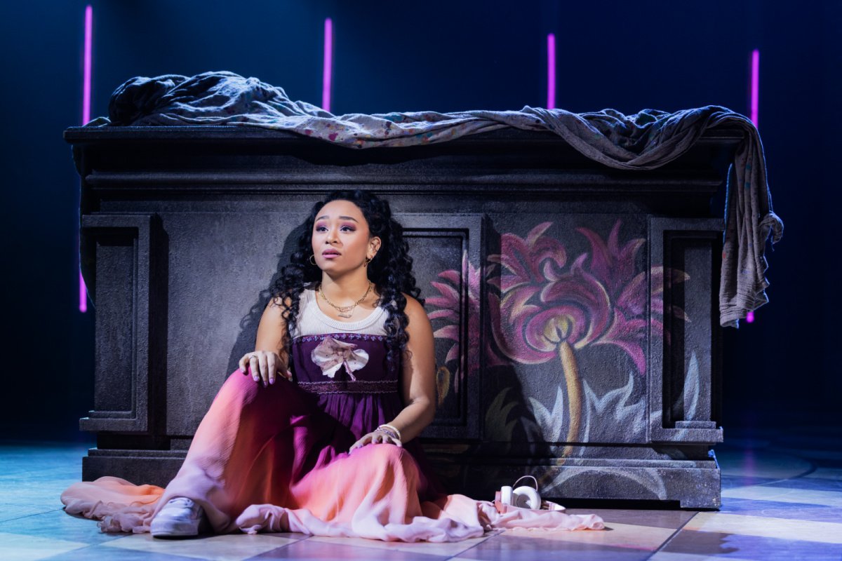 A Texas Homecoming for the Young Lead in '& Juliet'