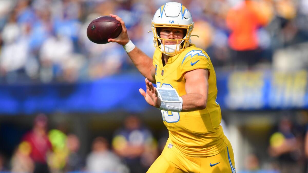 Chargers vs. Steelers live updates: Score, highlights and analysis from 'SNF'