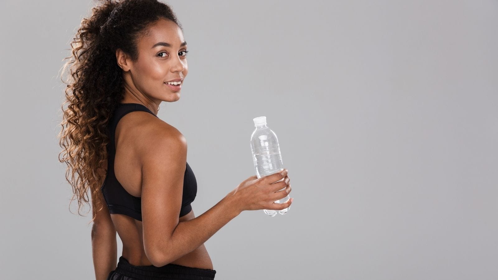 From Mood To Metabolism: The Surprising Benefits Of Eating Dinner Before 7 PM In Winter From Mood To Metabolism: The Surprising Benefits Of Eating Dinner Before 7 PM In Winter