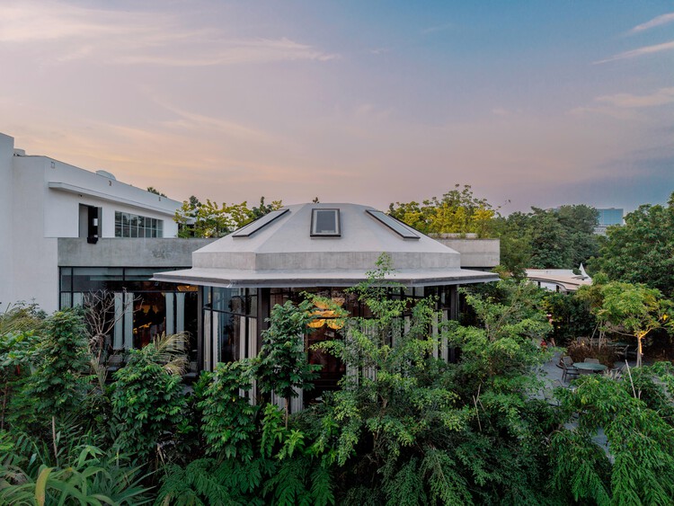 K's Verandah / Hiren Patel Architects + Design - Image 1 of 31