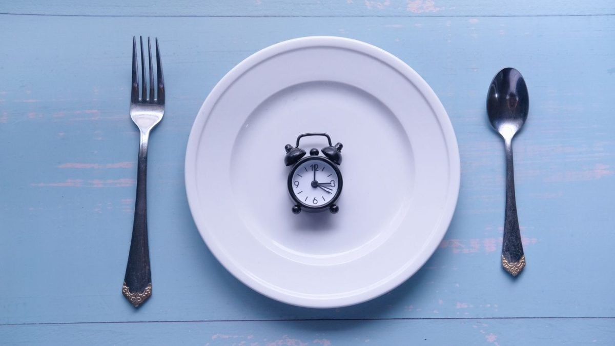 The Surprising Benefits Of Eating Dinner Before 7 PM In Winter