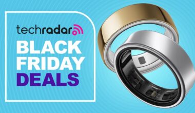 Samsung Galaxy Ring in silver and Oura RIng 4 in gold