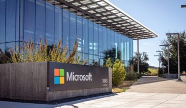 Managing AI: Microsoft Stock (NASDAQ:MSFT) Slips With New Agentic AI Warning