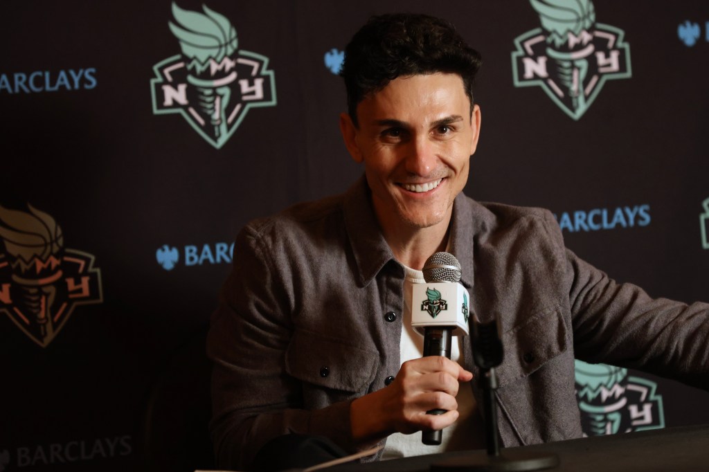 New York Liberty general manager Jonathan Kolb speaks to the press.