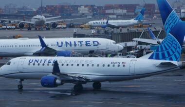 Thanksgiving travel rush hits NYC-area airports, but so far so good. Here's the latest.