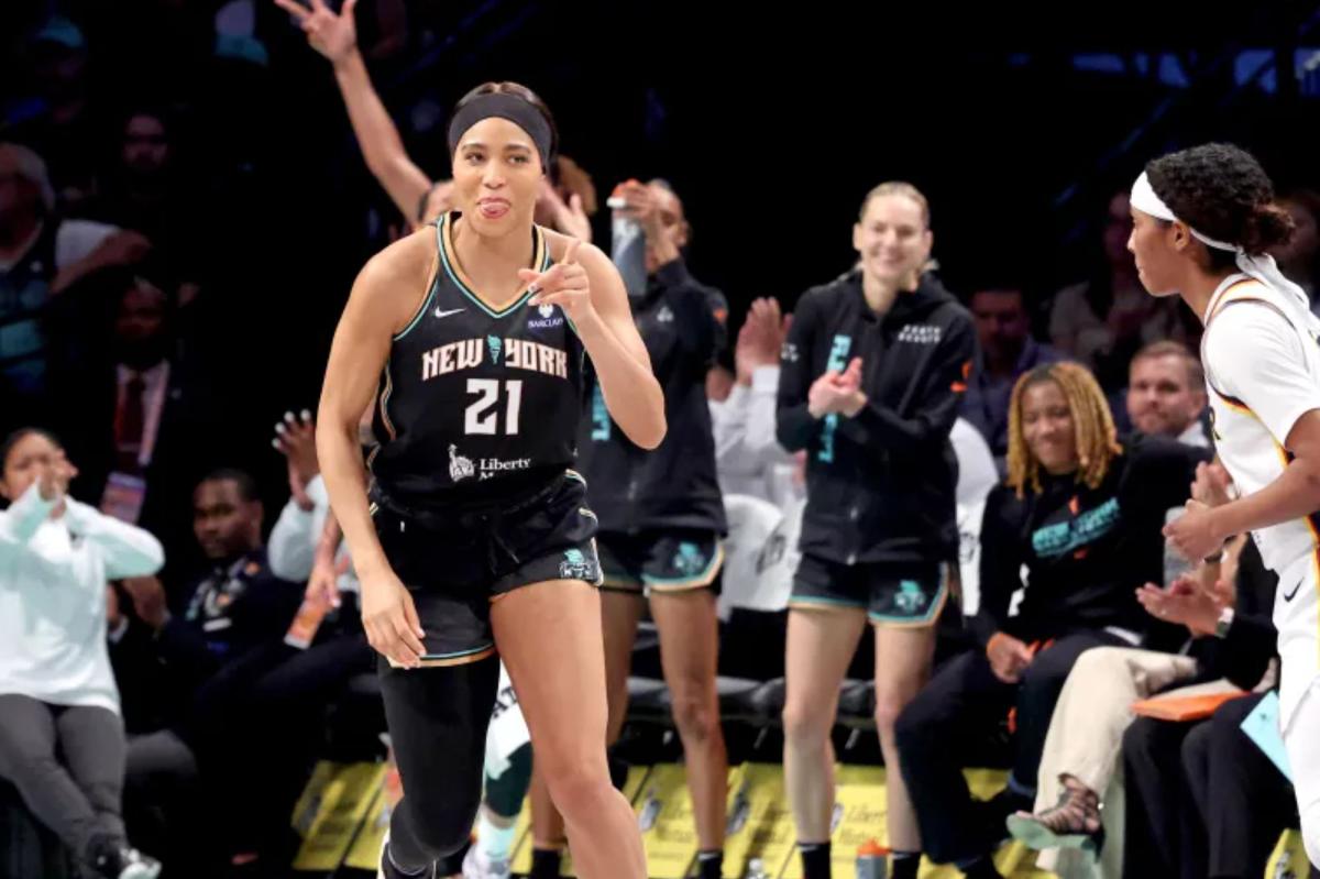 Isabelle Harrison is brace-free — and has a Liberty return in mind