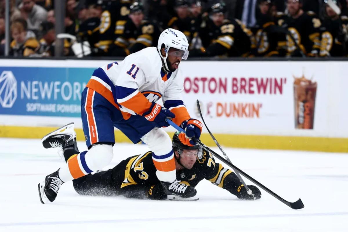 Anthony Duclair continues to disappear for Islanders