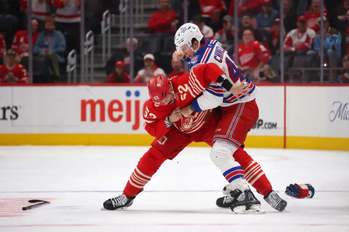 Rangers' Jaroslav Chmelar drops the gloves in thrilling NHL debut