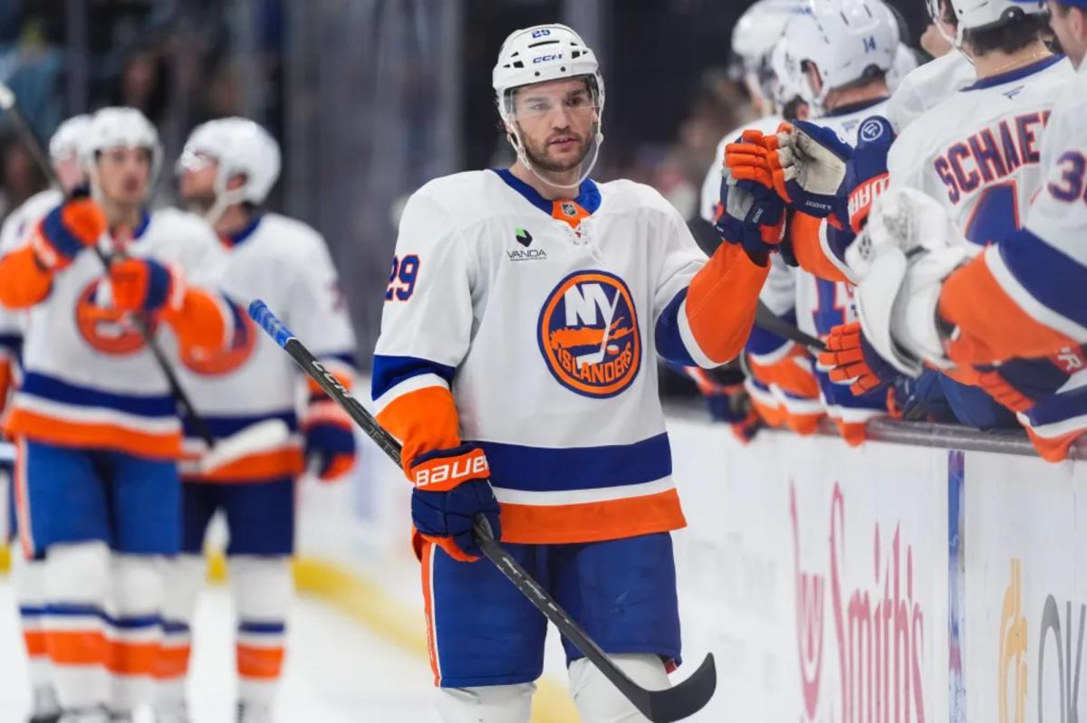 Jonathan Drouin's strong play continues with clutch goal in Islanders' win