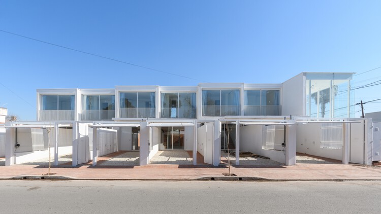 Complejo habitacional y comercial Camellia / Estudio I LZ - Exterior Photography, Door, Facade