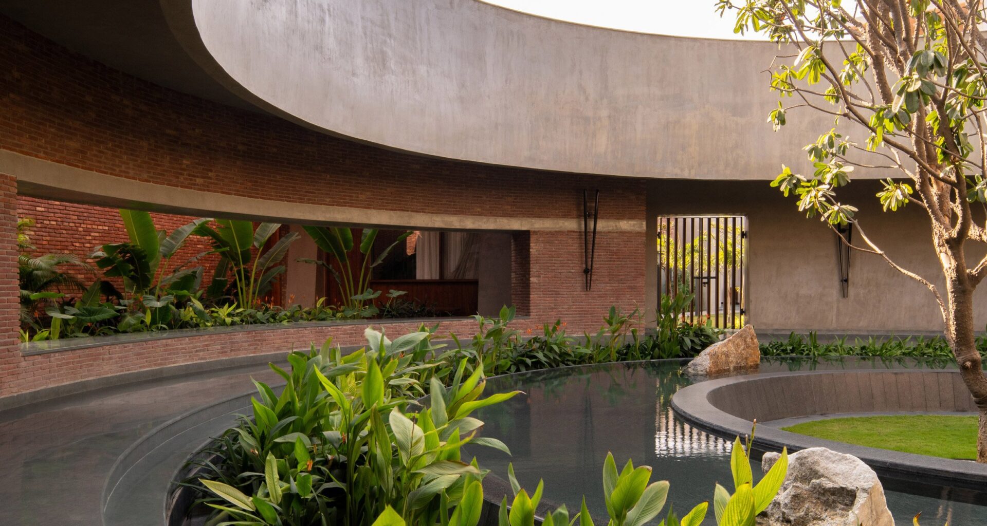 Courtyard acts as "emotional nucleus" of The Sanctum house by Renesa