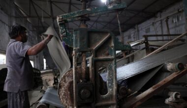 Indian trade unions oppose new labour codes, call for demonstrations | Business and Economy News