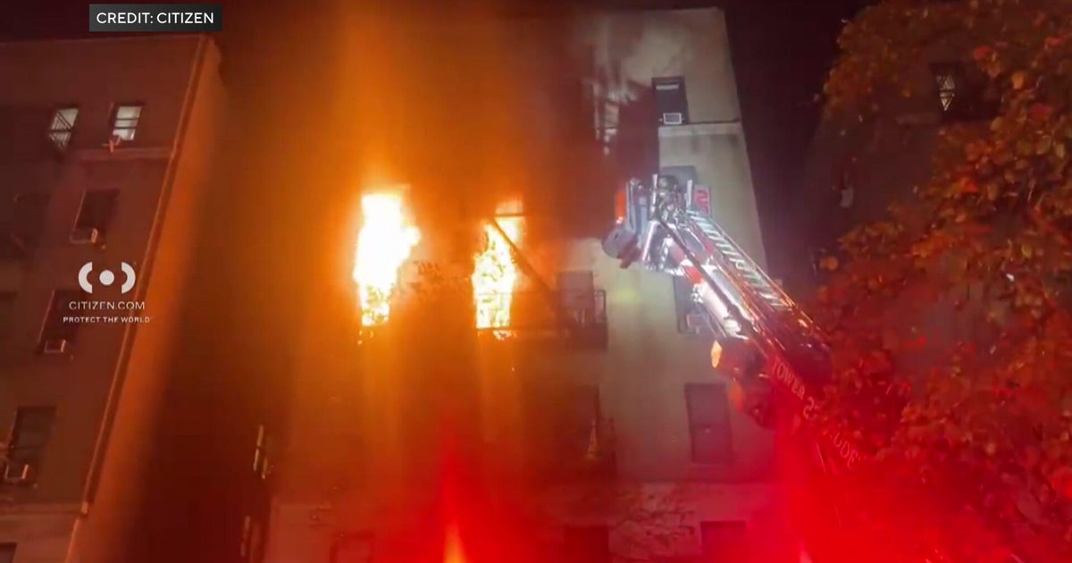 9 injured in Washington Heights apartment building fire