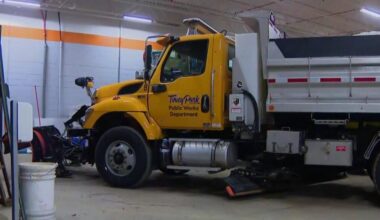 Chicago and suburbs prepare to keep roads clear for holiday weekend travelers as snowstorm approaches