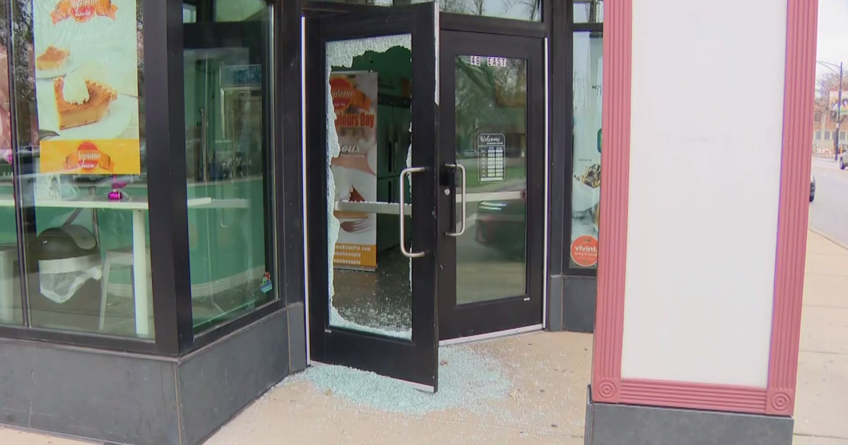 Burglars steal cash register from Shawn Michelle's Ice Cream in Chicago's Bronzeville neighborhood