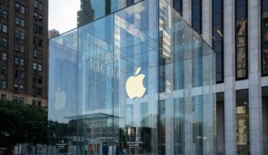 Pro-Palestinian protesters arrested trying to block Black Friday sales at NYC Apple Store