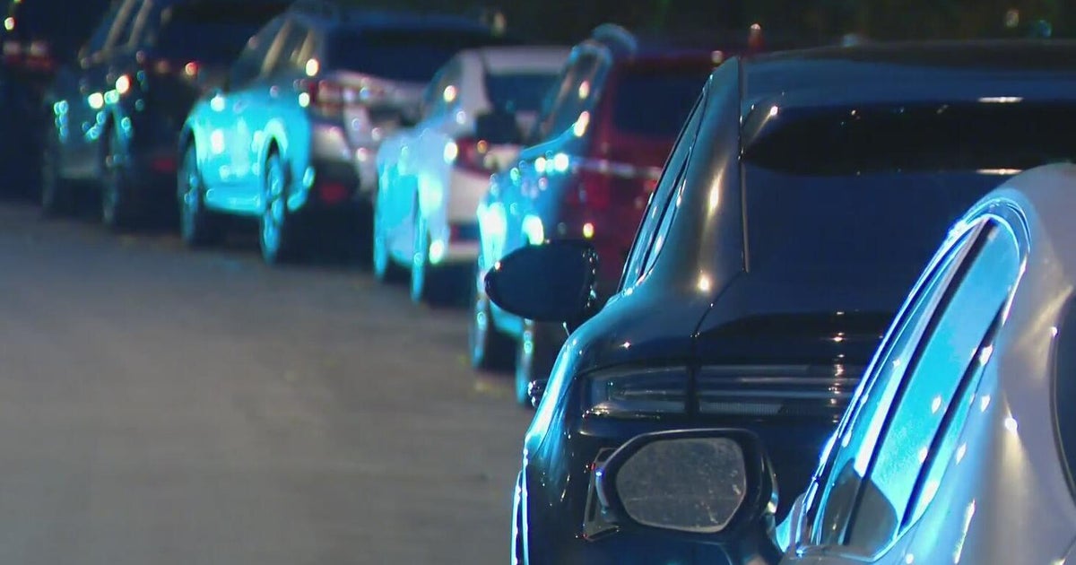 Chicago police warn about string of vehicle burglaries in Lincoln Park