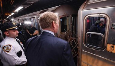 Hochul weighs bill that would keep conductors on NYC Subways