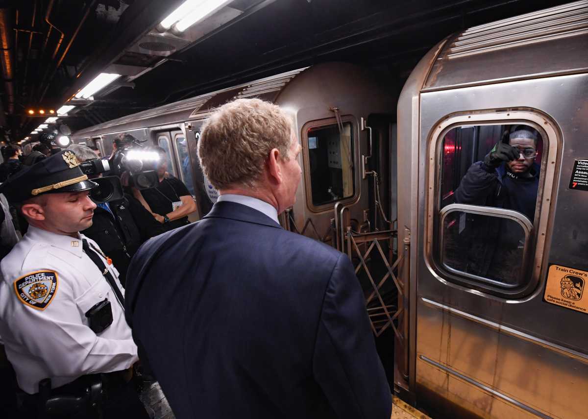 Hochul weighs bill that would keep conductors on NYC Subways