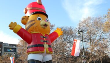 Philadelphia’s Thanksgiving Parade brings thousands to parkway