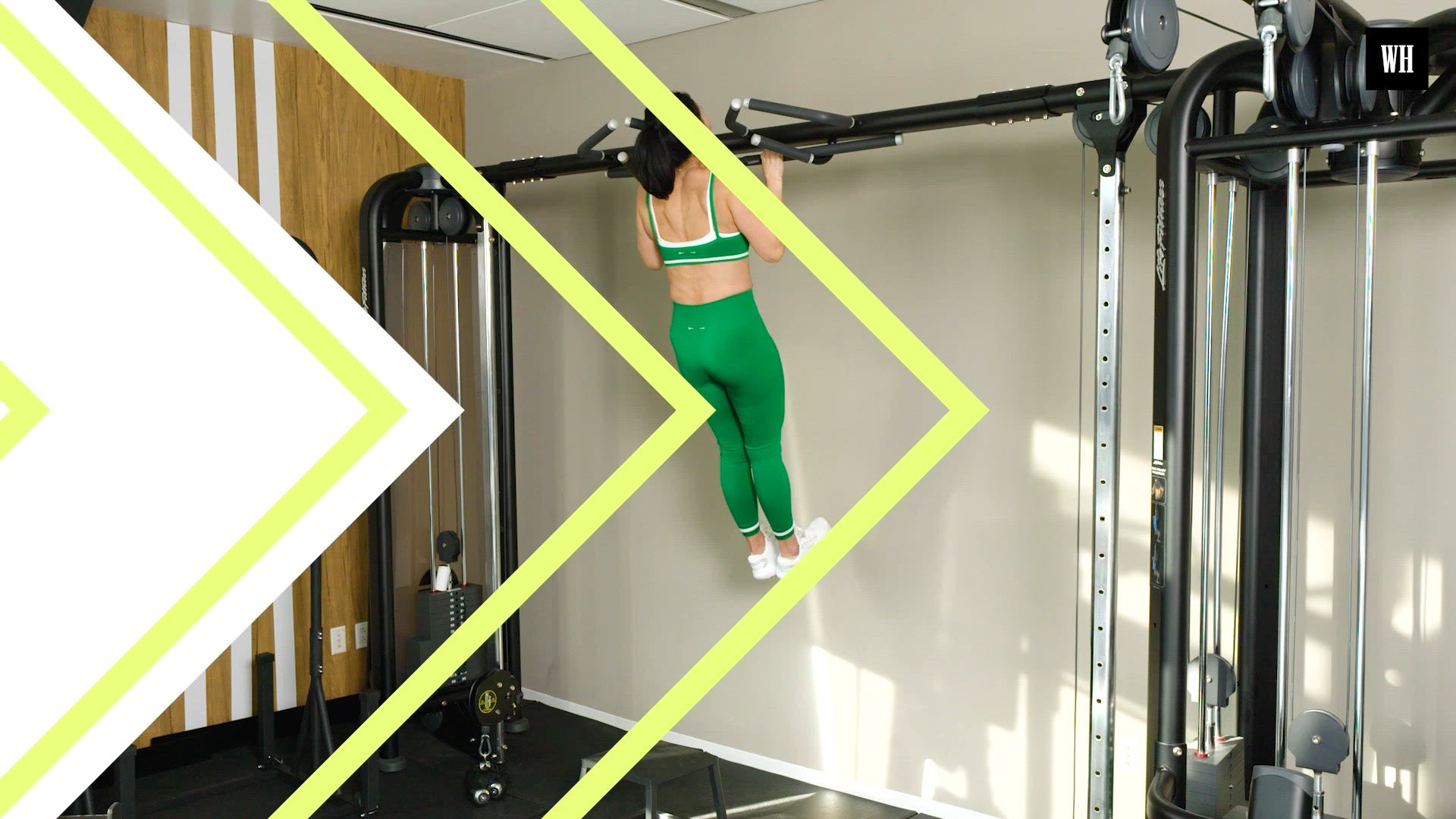 woman doing side lunge