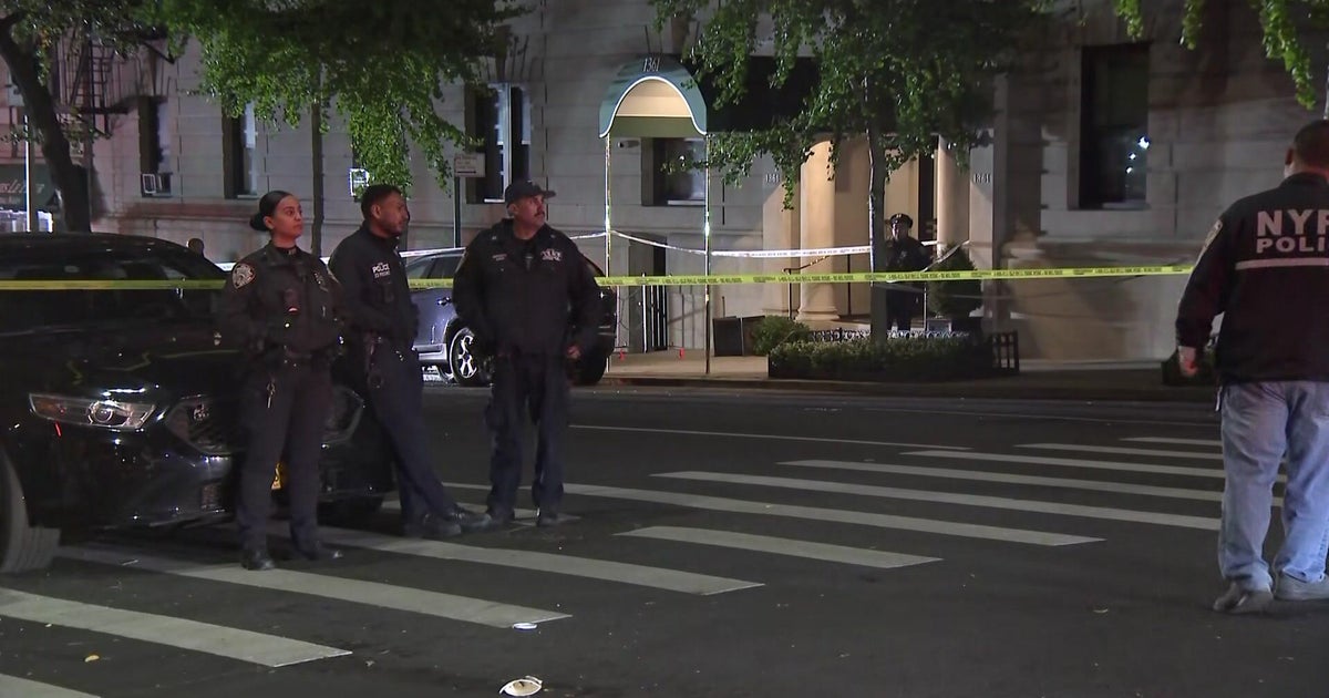 Suspect critically injured after exchanging gunfire with NYPD on Upper East Side, police say