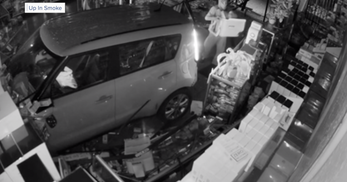Stolen car used in Tempe smoke shop smash and grab