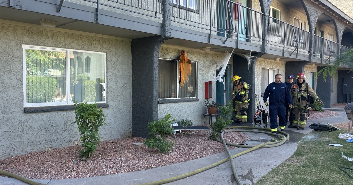 Citizens rescue man from apartment fire near 27th Avenue and Indian School