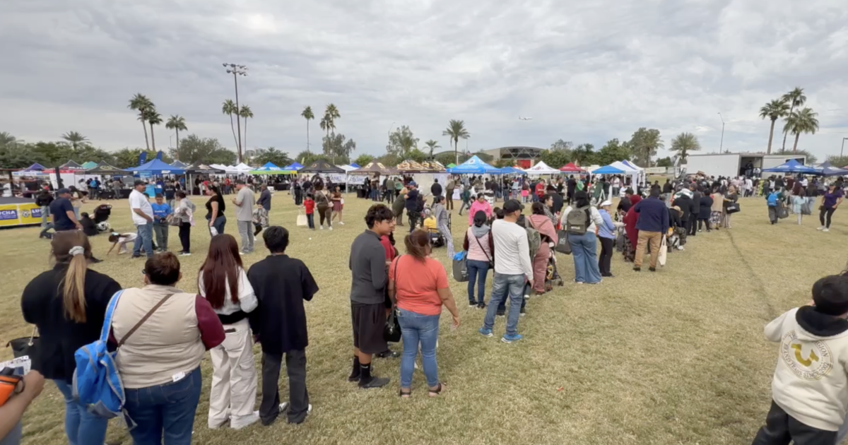 Community turkey giveaway meets surging need in Phoenix