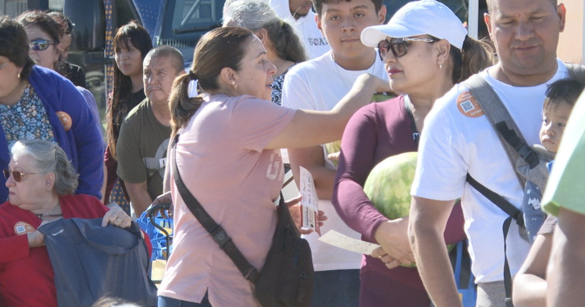 South Phoenix families get food and health support at annual fall festival