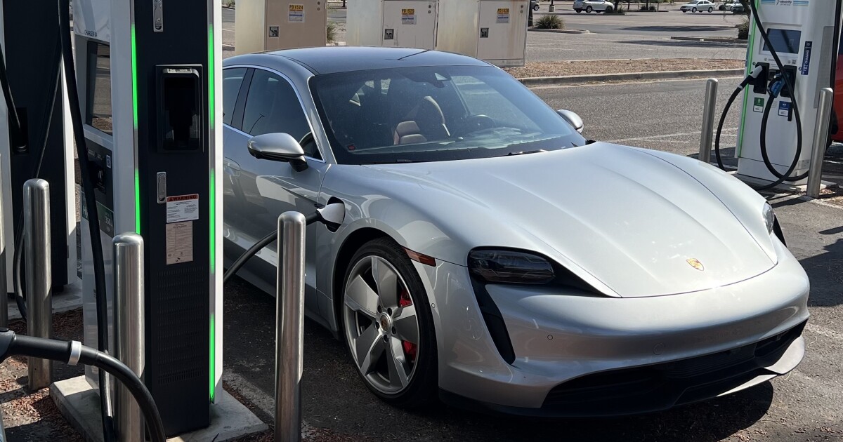 New Tempe law lets property owners limit electric vehicle charging times