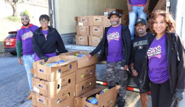 WNBA star Rhonda Mapp returns home to Asheville for turkey giveaway